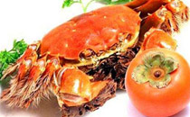 吃柿子能吃螃蟹吗 柿子和螃蟹一起吃会怎么样