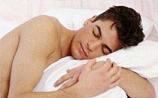 男人裸睡对健康好吗 男人什么样的睡姿最好