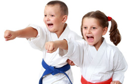 几岁小孩可以学空手道 小孩学空手道好还是跆拳道好