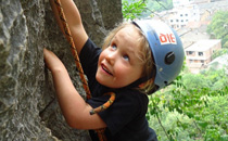 攀岩可以锻炼幼儿的哪些能力 小孩攀岩的好处有哪些
