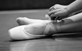 学芭蕾舞脚会变形吗 学芭蕾舞的自身条件要求