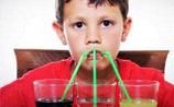 男童爱喝饮料喉咙布满“鹅卵石” 儿童常喝饮料有什么危害